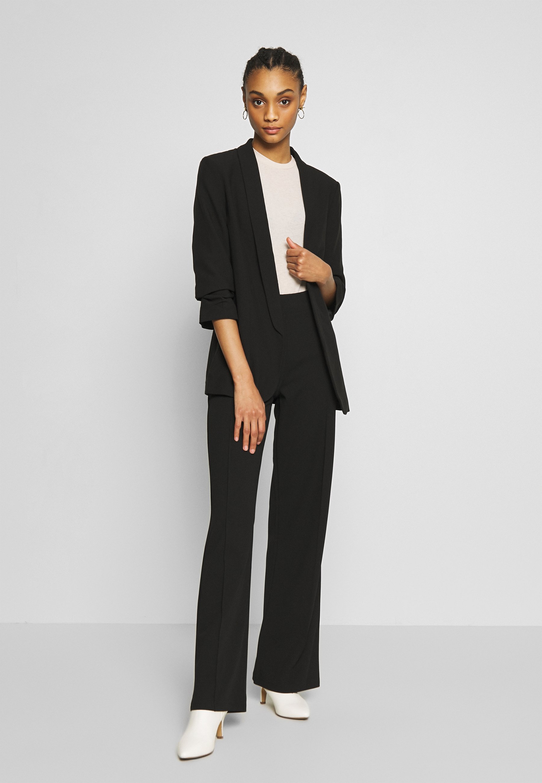 DETAILED WIDE PANTS Bukse black DETAILED WIDE PANTS Bukse black