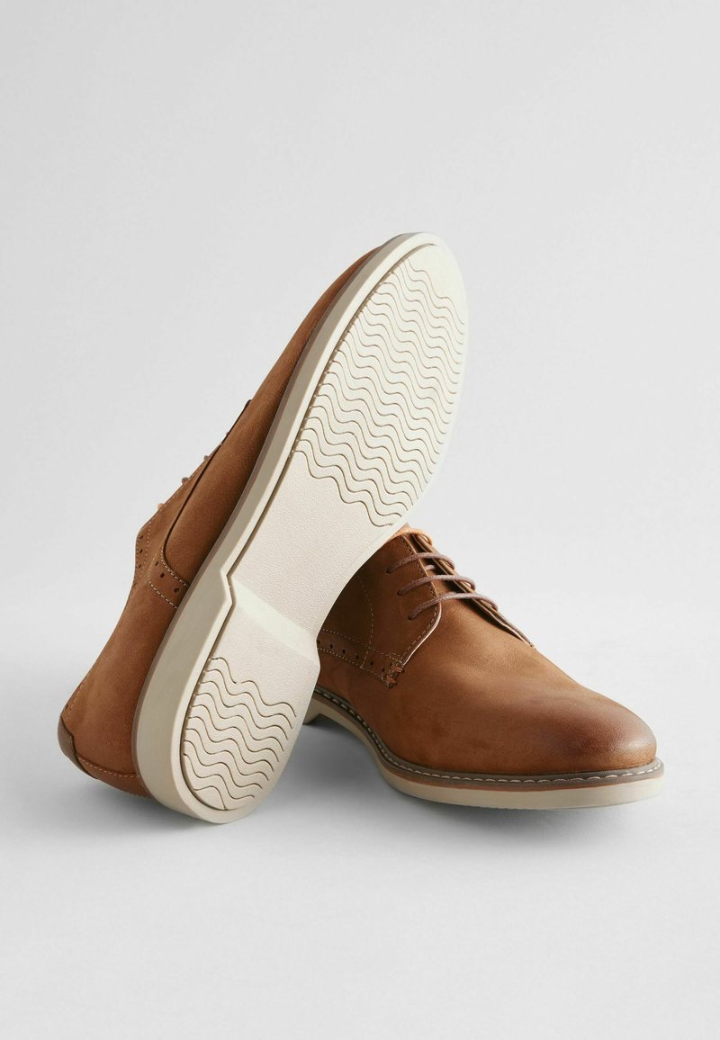 Next REGULAR FIT-DERBY - Lace-ups - tan brown/brown - Zalando