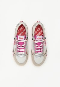 Thumbnail Image 4