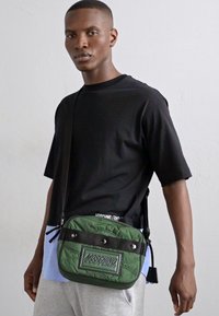 MOSCHINO BORSA TRACOLLA - Cross body bag - fantasia verde