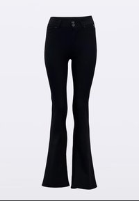 Crne hlače širokih nogavica od rastezljivog materijala, s visokim strukom, zatvaranjem na dva gumba i dva prednja džepa. Glatke teksture.