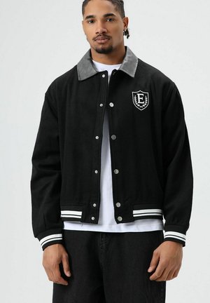 SNAP BUTTONS - Lichte jas - black