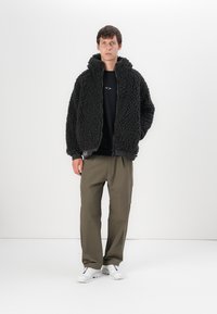 Oakley LINK BOA JACKET - Giacca in pile - phantom