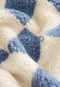 Unselected, blue ecru checkerboard