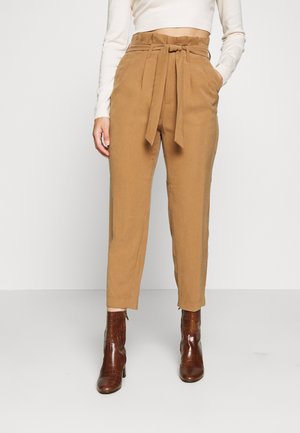 ONLSURI AINA PANTS - Kalhoty - toasted coconut