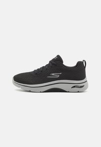 Skechers Performance - GO WALK ARCH FIT 2.0 LACE UP - Pastaigu apavi - black/charcoal Miniatūras attēls 1