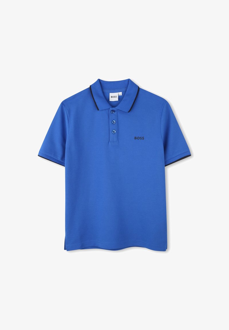Chemise polo bleue avec une finition texturée, col et accents de manches noirs, patte de boutonnage à trois boutons et petit logo noir sur la poitrine.