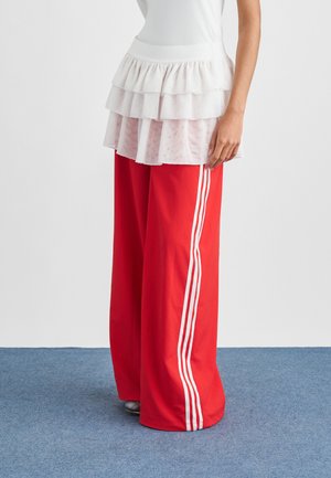 FB TP - Pantaloni sportivi - better scarlet