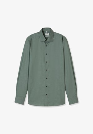 Langärmeliges Hemd aus gedämpft grünem Stoff mit subtiler Textur, ausgestattet mit einem spitzen Kragen und schwarzen Knöpfen vorne.