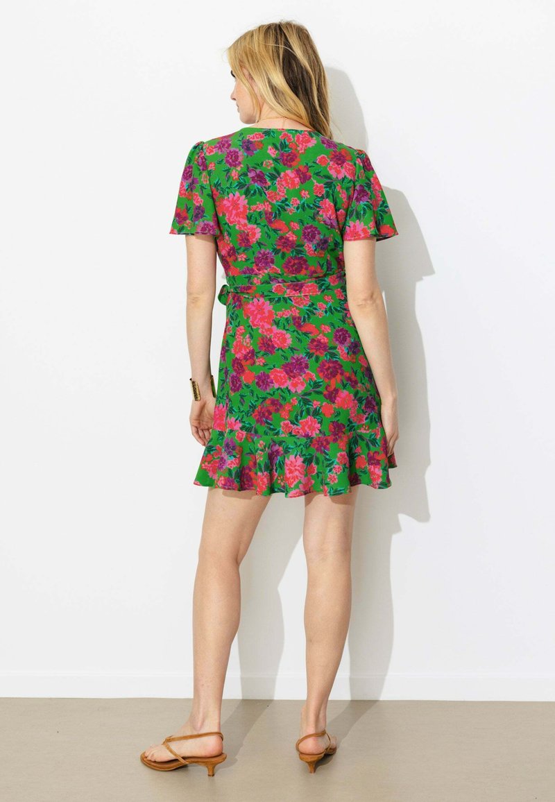robe courte robe promod fleurie