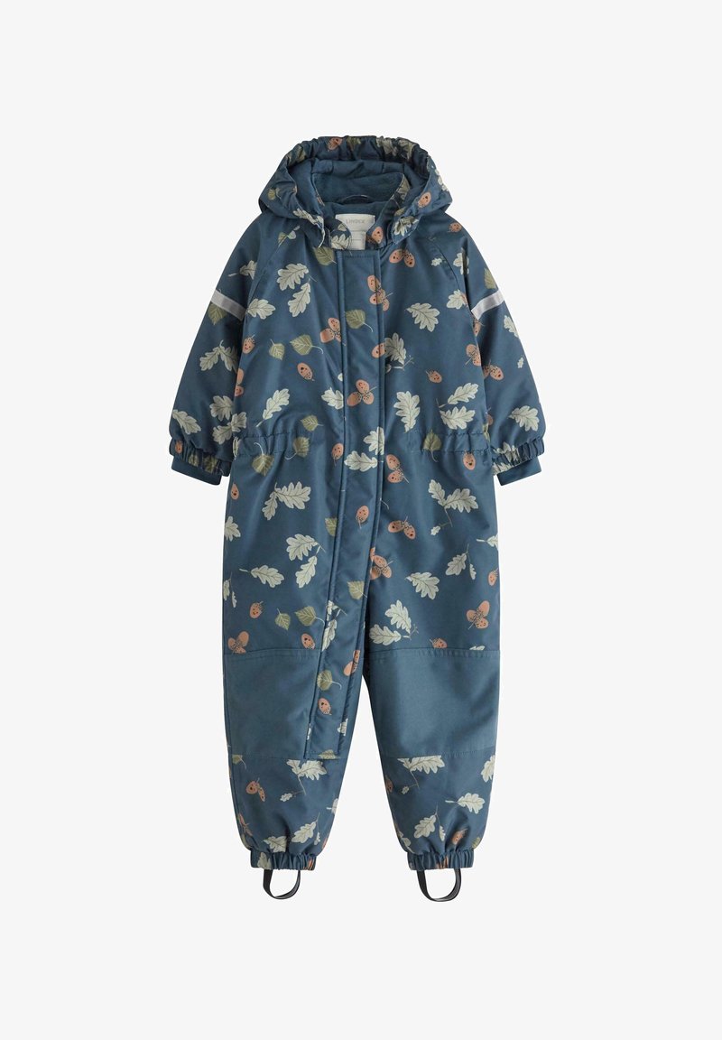 Blauwe, gevoerde jumpsuit met capuchon. Heeft een bloemmotief van bladeren en eikels in aardetinten. Elastische manchetten en bootstraps.