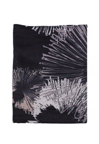 Tessuto nero con un motivo floreale in tonalità di grigio e beige. La texture appare liscia con una leggera lucentezza, mostrando forme astratte allungate.