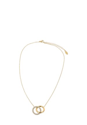 Collana d'oro con due pendenti circolari intrecciati, uno ornato di strass trasparenti. Catena con chiusura e link di estensione.