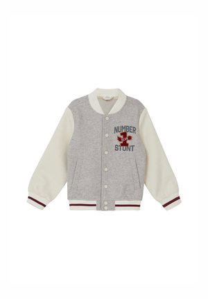 Grau-wollgemischte Collegejacke mit cremefarbenen Ärmeln, gerippten Bündchen und Saum. Enthält gestickten Text "NUMMER 1 SLVR STUNT" in Rot und Blau.