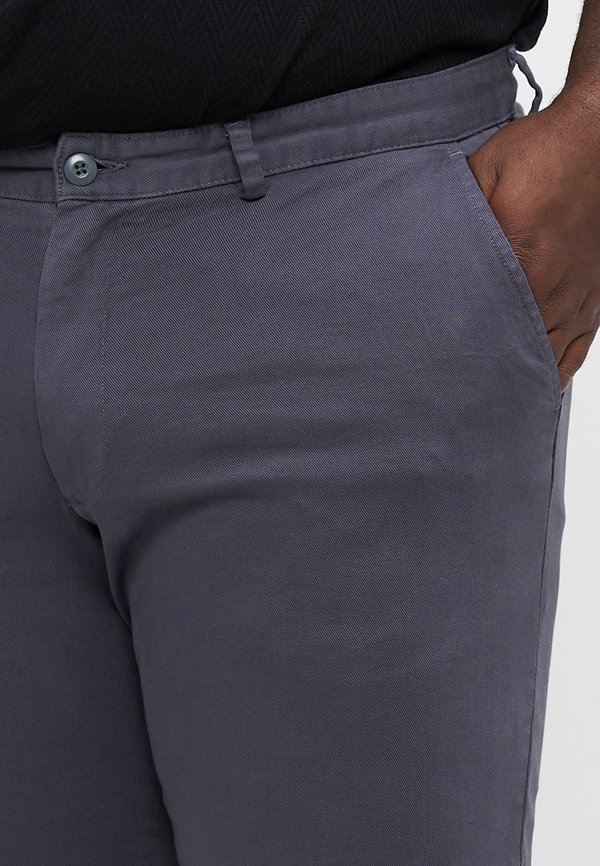 JPSTCHRIS  - Shorts - iron gate2