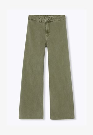 Pantalon kaki taille large avec fermeture à bouton et fermeture éclair, passants pour ceinture, et style classique à cinq poches.