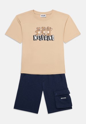 MOSCHINO UNISEX SET - Pantaloni scurți - irish cream/blue