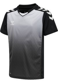 Sort og grå sportstrøje med korte ærmer, der har en v-hals, gradientmønster og markante chevron-detaljer på skuldrene.