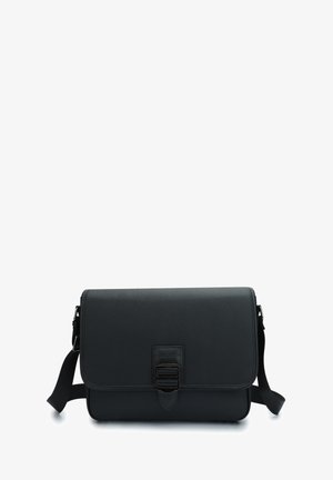 Carlheim Soma ar siksnu pāri ķermenim - black