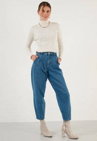 LELA REGULAR FIT - Maglione - ecru