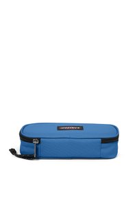 Astuccio per matite di colore blu, con forma rettangolare, texture liscia e una cerniera nera; presenta un'etichetta con logo sulla parte superiore.