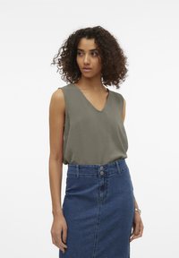 Vero Moda - VMALVA VNECK - Bluse - vetiver Miniatyrbilde 1