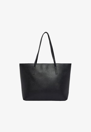 Črna torba iz teksturirane kože z dvema dolgima naramnima trakovoma, pravokotne oblike in odprtim vrhom.