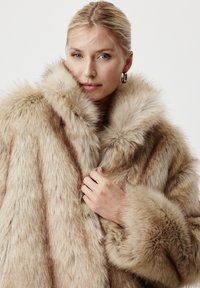 LeGer by Lena Gercke FERGIE JACKET - Kort kåpe / frakk - greige