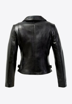 Rückansicht einer schwarzen Lederjacke mit Kragen, langen Ärmeln, Nahtdetails und verstellbaren Seitenriemen vor einfarbigem Hintergrund.