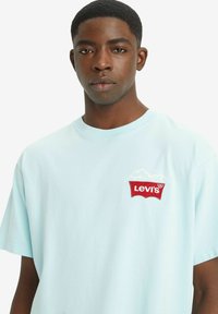 Levi's® VINTAGE FIT GRAPHIC - T-shirts print - lse batwing badge fl
