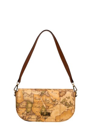 Borsetta a tracolla in pelle marrone con stampa di una mappa vintage, forma curvata, chiusura a zip e dettagli in hardware dorato.