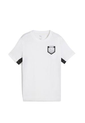 Bijela majica s kratkim rukavima od pamuka. Ima crni Puma logotip na lijevoj strani prsnog koša i crne naglaske na rukavima.