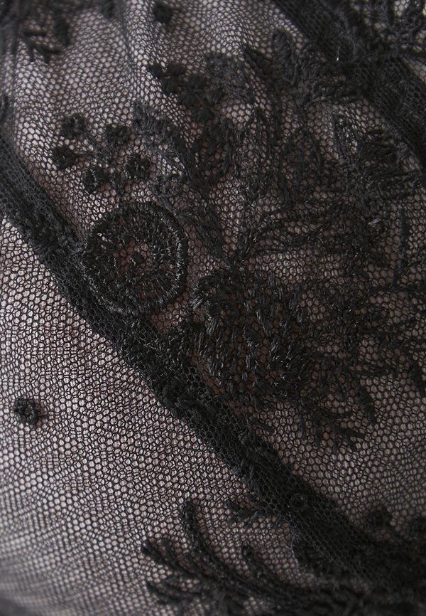 INTRIGUE VOLLSCHALE EXTRA HALT - Triangle bra - schwarz2