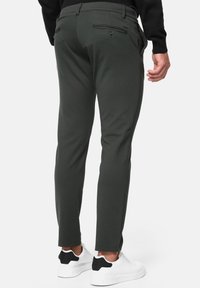 INDICODE JEANS SUPER STRETCH  RODEKRO - Pantalones chinos - deep forest