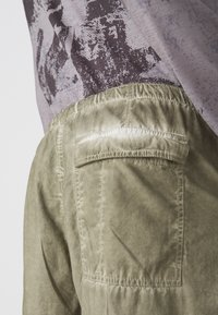 Jaded London WASH PARACHUTE UNISEX - Pantalon cargo - khaki oil
