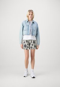 JDY JDYELO  - Shorts - black/beige aztec