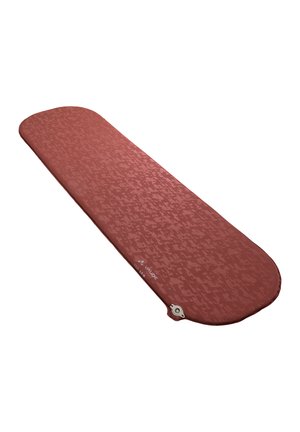 Materassino da campeggio rosso a motivi con texture liscia e bordi arrotondati. Dotato di una valvola per l'inflazione e di un logo su un lato.