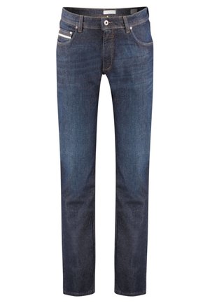Jean droit en denim bleu foncé avec bouton et fermeture éclair à l'avant, passants de ceinture et trois poches avant sur fond blanc.