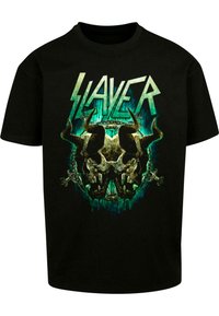 Sort bomulds t-shirt med grafik af et kranium med horn og indviklede detaljer i grøn og sølv, prydet med "SLAYER" ovenfor.