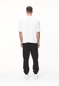 Pegador LOGO BOXY TEE - Jednoduché tričko - white