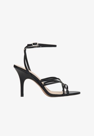 Sandale negre cu toc înalt, cu bretele subțiri, un design elegant, curea subțire la gleznă, vârf deschis și finisaj neted pe un toc conic.