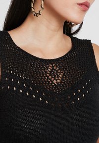 Dorothy Perkins Pletené šaty - black