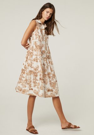 MIDI SIN MANGAS CON VOLANTES - Shirt dress - camel
