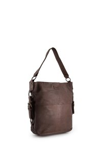 Sac à bandoulière en cuir marron avec une surface texturée, une bandoulière réglable et des poches latérales avec quincaillerie en métal. Design simple et fonctionnel.