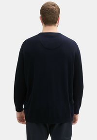 TOM TAILOR PLUS - MIT LOGO - Trui - knitted navy melange