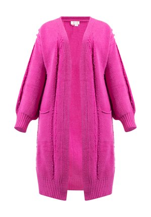 Chlupatý růžový dlouhý kardigan s výstřihem do V, s nízkými rameny, žebrovanými manžetami a bočními kapsami. Obsahuje obroušené okraje a vertikální pletené detaily.