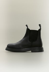 Επιλέχθηκε, black