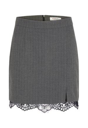 Jupe grise à rayures avec un détail de dentelle en bas. Elle présente une taille cintrée et une fente sur le côté, fabriquée en tissu tissé. Fermeture éclair au dos.