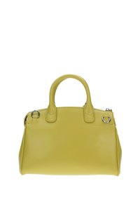 Borsa a mano in pelle gialla con due manici corti, chiusura a zip e dettagli in metallo argentato. Texture liscia e design strutturato.