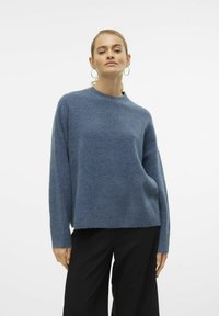 Vero Moda VMBOOM O NECK   - Strickpullover - china blue